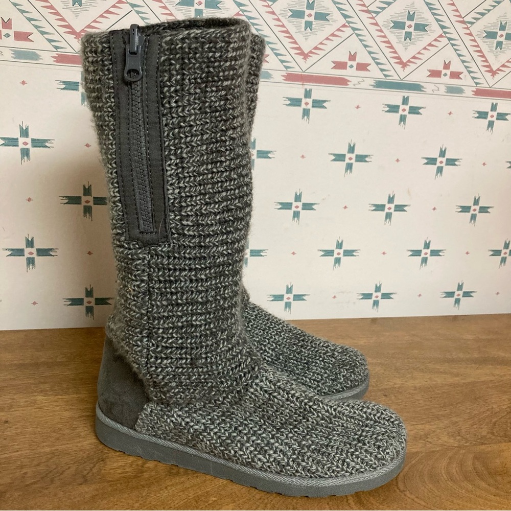 SO Gray Knit Tall Boots